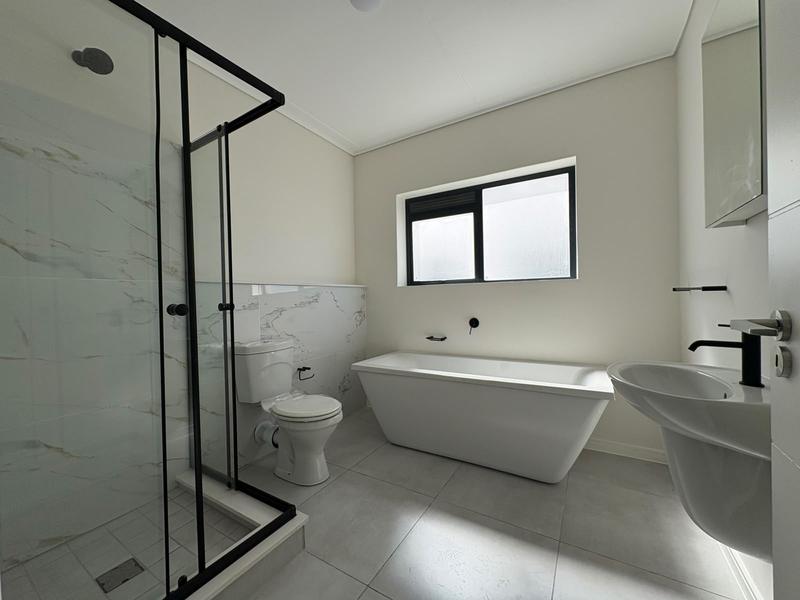 To Let 3 Bedroom Property for Rent in Sandown Western Cape